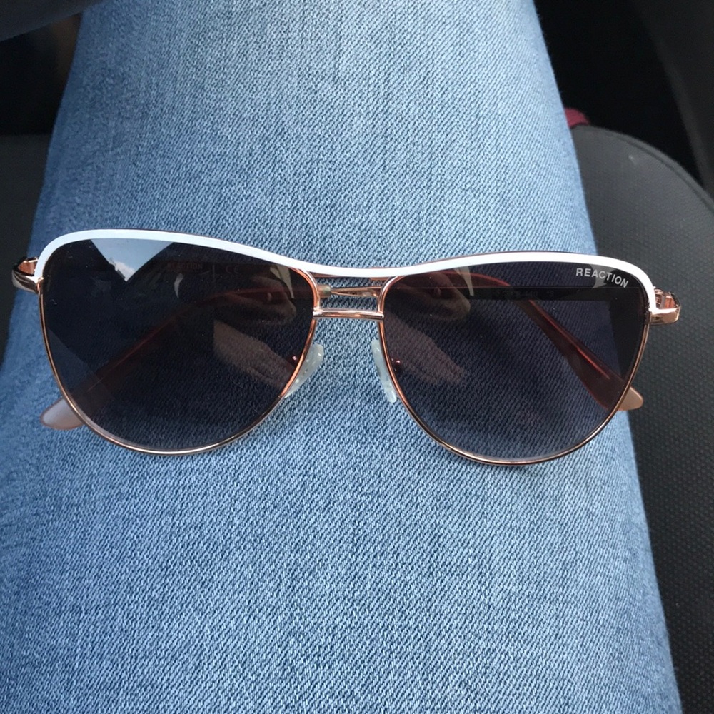 Aviators-sunglasses